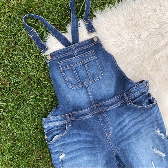 Torrid EUC distressed overalls 22 - Picture 4 of 9